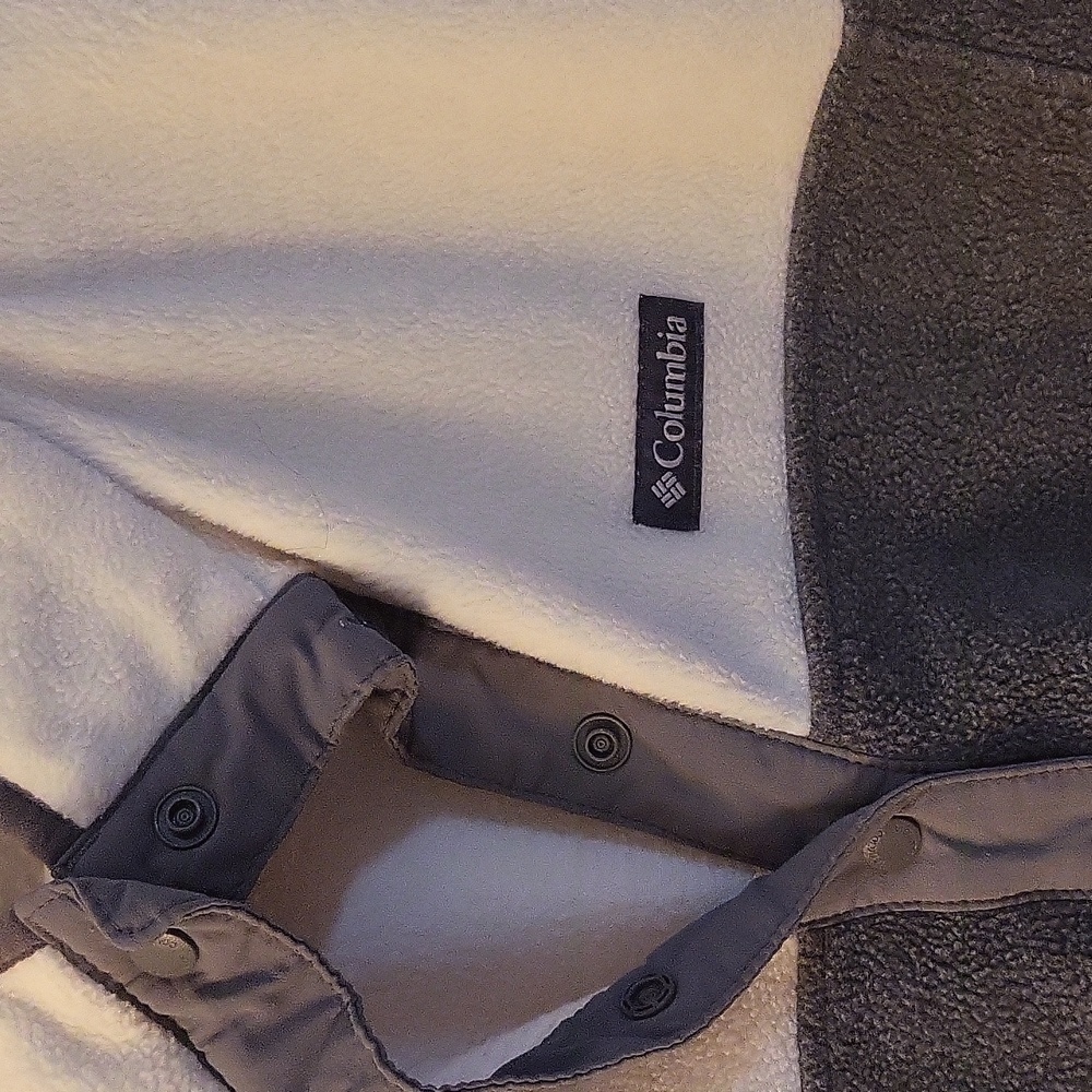 Columbia Pullover - image 2